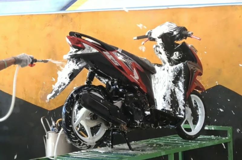 Cuci Motor 'Mas Medi': Sentuhan Bersih untuk Setiap Perjalanan di Cilacap
